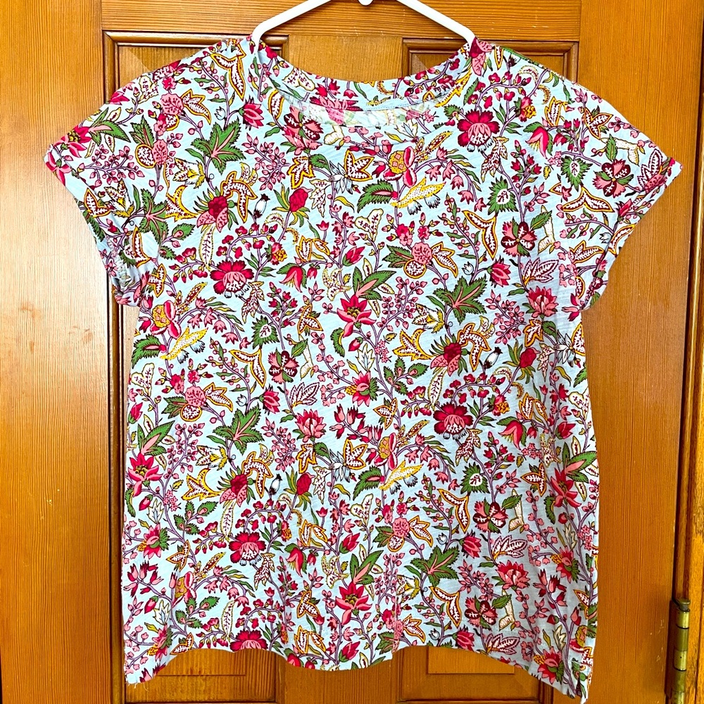 EUC Loft Vintage Soft Colorful Floral T-shirt top. Size XS